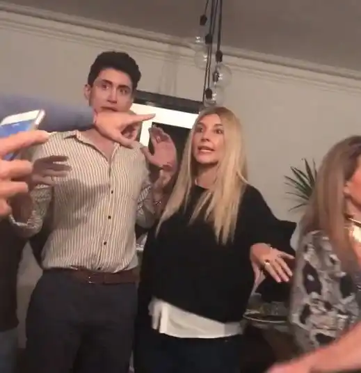 Mónica Ayos filmó el momento justo en que comenzó el terremoto en México