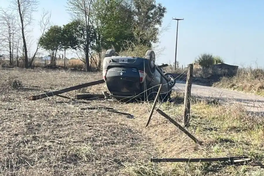 Una nena de 12 años le sacó el auto a sus padres, chocó con sus tres hermanitos a bordo y murió