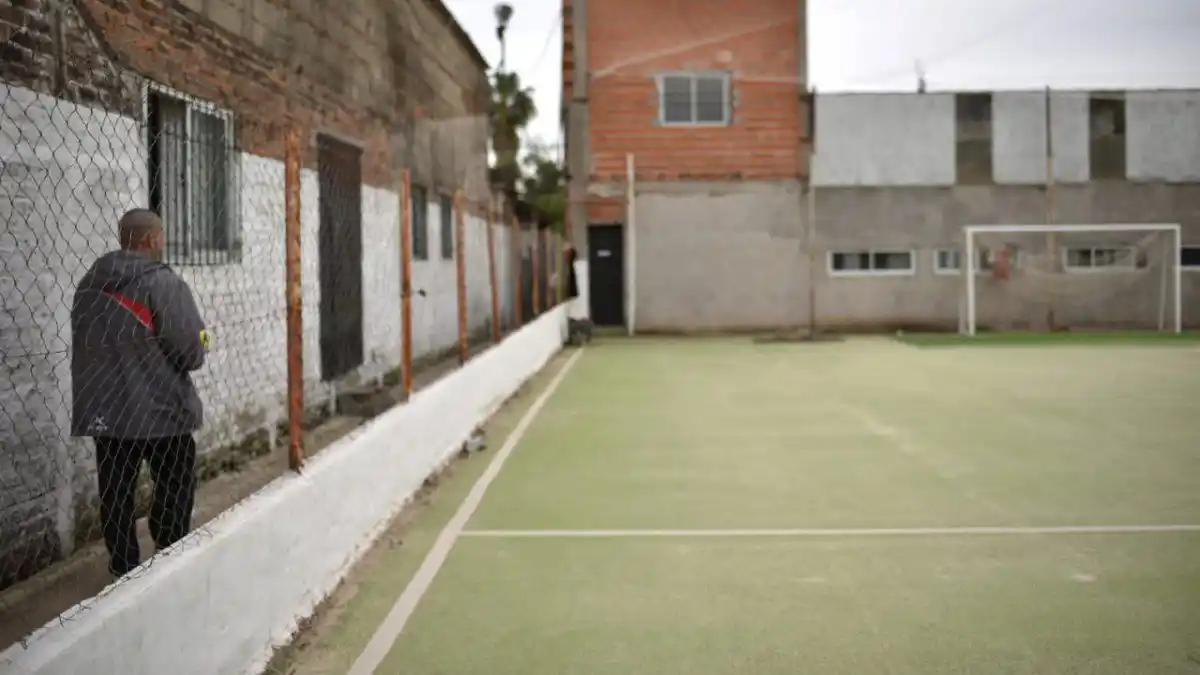 Habilitaron las canchas de fútbol 5, pero con limitaciones