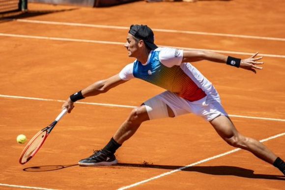 Báez, Coria y Carabelli avanzaron a los octavos del Argentina Open