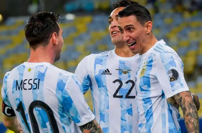 Los posteos de Messi y Di María tras la victoria de la Selección de futsal frente a Brasil