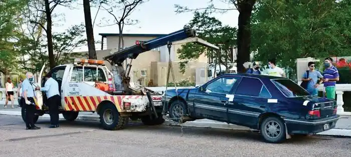 Clausura de fiestas clandestinas, multas y detenciones por atentar  a la salud pública