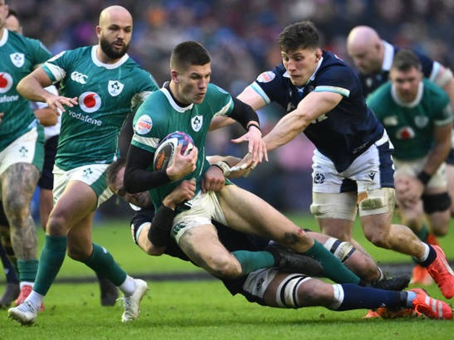 Irlanda superó a Escocia y pasó a liderar el torneo