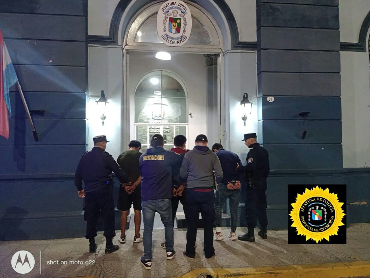 Enfrentamiento entre una familia y la policía terminó con tres detenidos