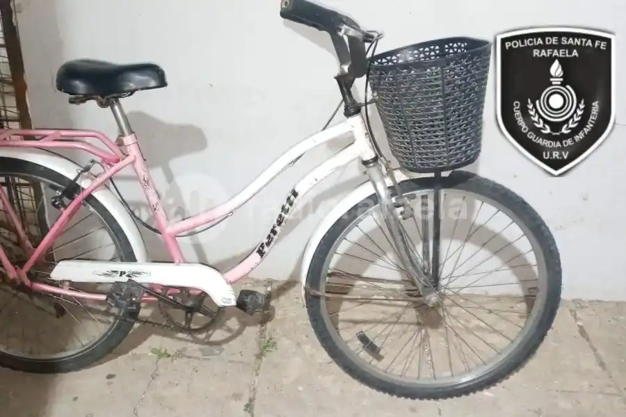 Un mayor y dos menores robaron una bicicleta desde la terminal de ómnibus