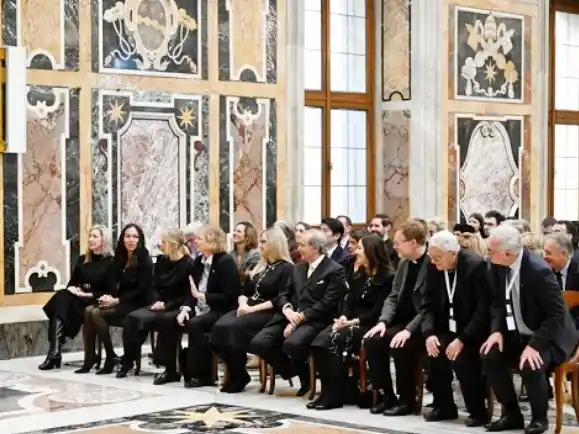 “La protección de los menores requiere una educación digital”, indicó el Papa