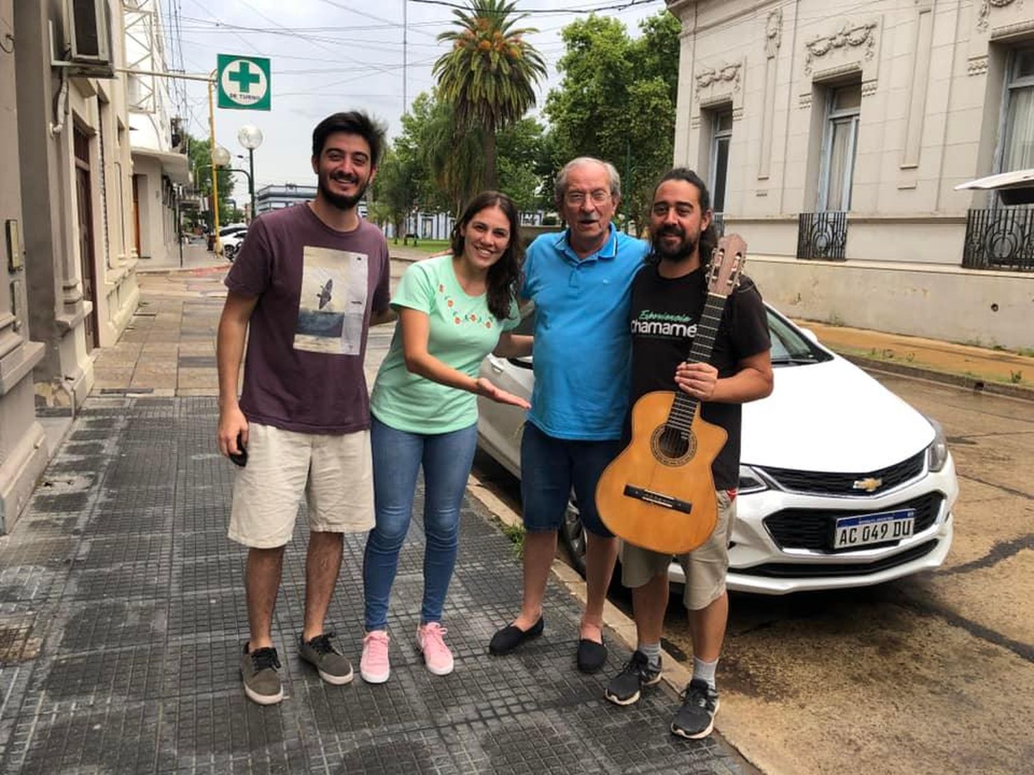 Las Guitarras Gualeyas repatrian instrumentos