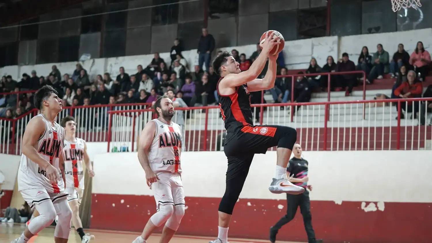 Huracán vs Alumni. Torneo Oficial de Tres Arroyos 2026