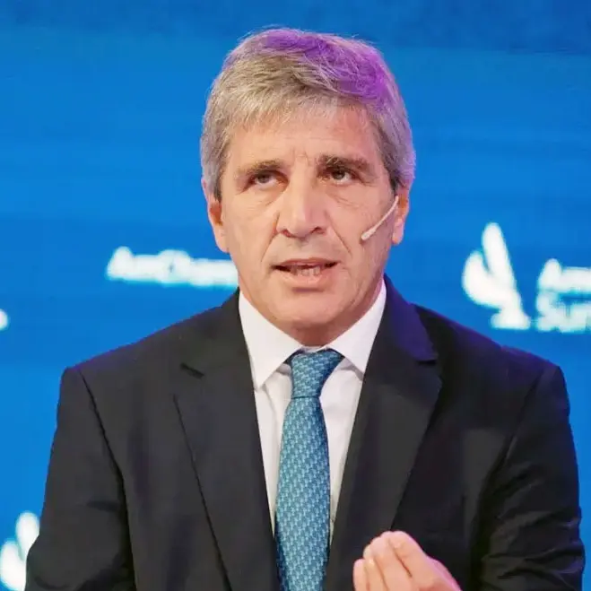 Caputo defendió el rumbo económico y cuestionó a empresarios que “no quieren competir”