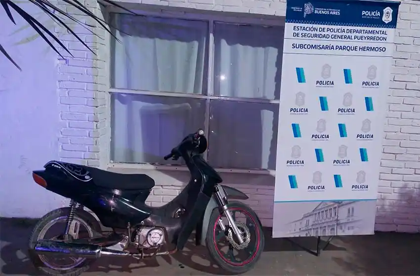 Control vehicular: detuvieron a un joven que conducía una moto robada
