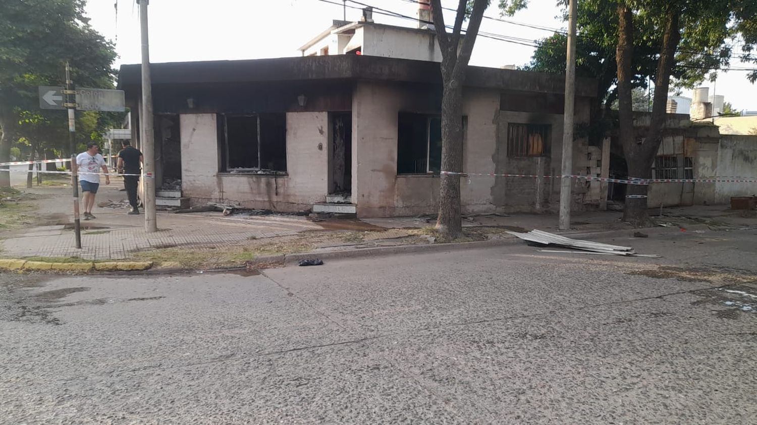 Las llamas provocaron daños totales en el inmueble.