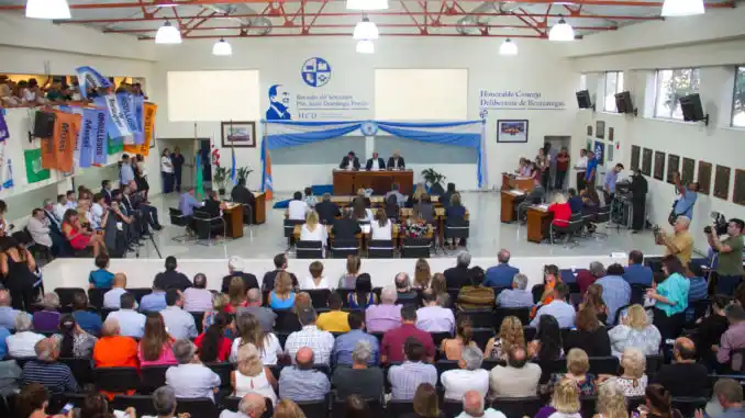 Berazategui: Mussi abrió sesiones en medio de una fuerte protesta de vecinos por temas ambientales