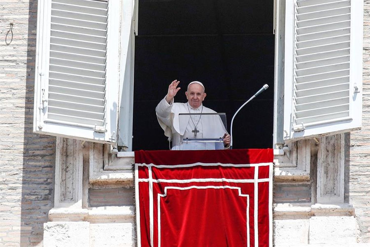 Papa Francisco muestra cercanía con enfermos de COVID-19 y sus familiares
