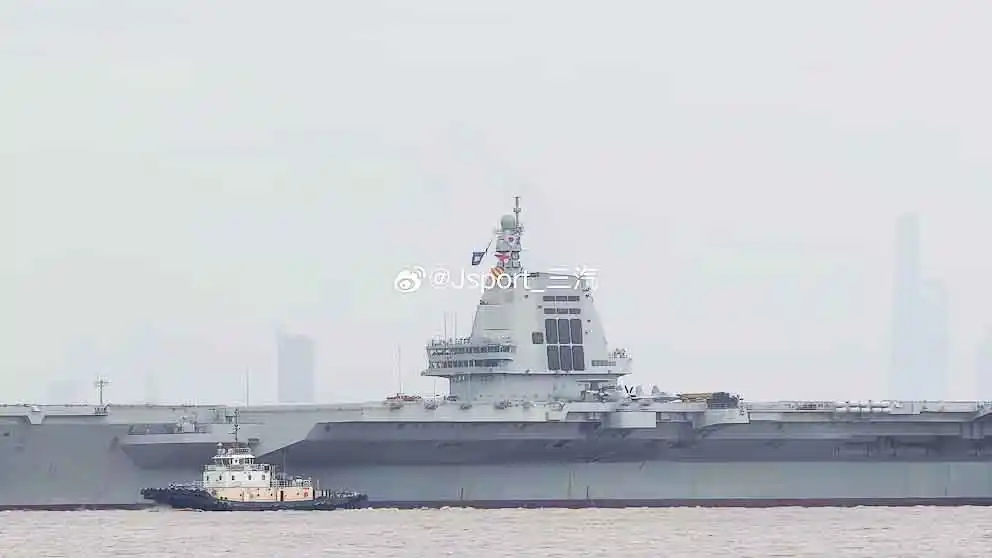 Imágenes satelitales expusieron el despliegue de una flota de portaaviones china en el Indo-Pacífico