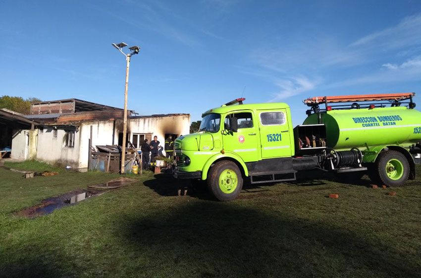 Un hombre sufrió múltiples quemaduras tras incendiarse su casa