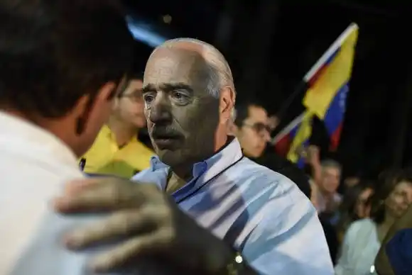 ANDRÉS PASTRANA dice que centroderecha en Colombia busca candidato para combatir a Gustavo Petro