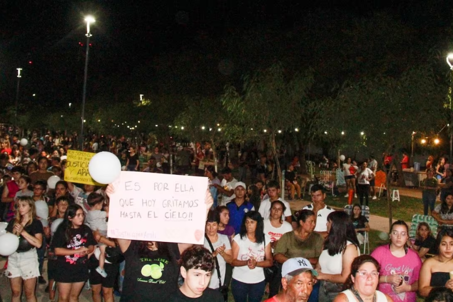 “Hagan algo, no esperen a llegar a esto”: una multitud marchó en Brinkmann por el crimen de la nena de 8 años