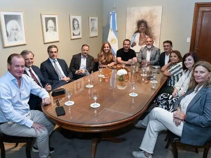 El PJ Federal presentará el armado político
anti Milei y suma adhesiones a la iniciativa