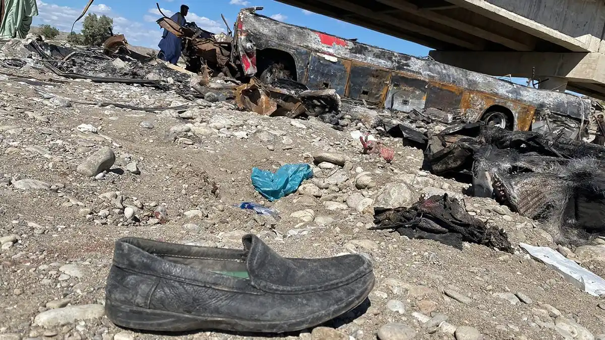 Un ataque con bomba mató a 13 obreros en Pakistán