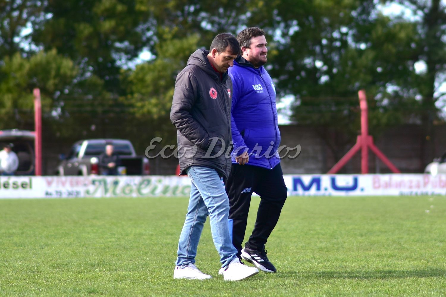 Entrenadores. Fernando Rodríguez (Mataderos) y Lucas Lobos (Independiente)