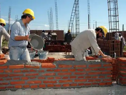 El nivel de actividad económica creció 4,9% en julio