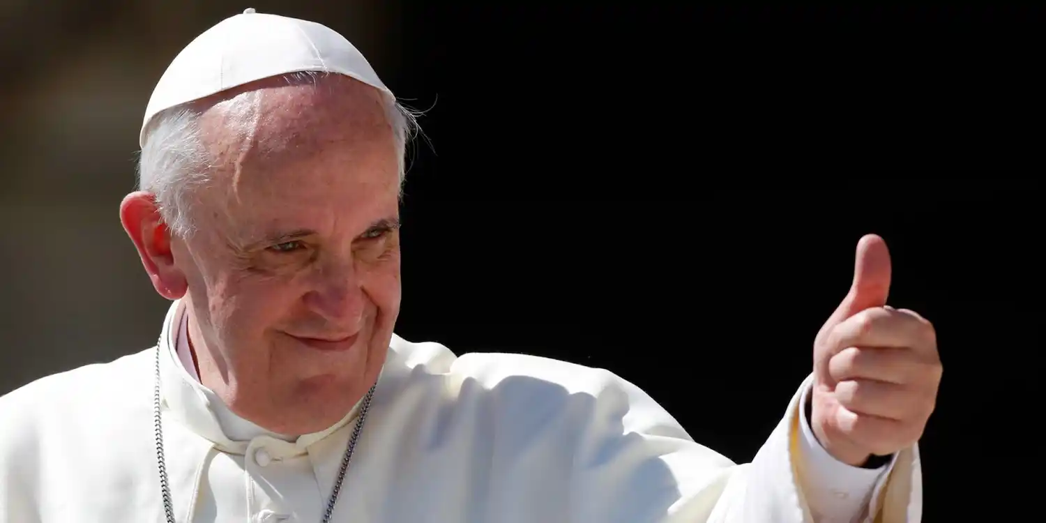 Campana: Abuela tejió unas medias para el Papa y éste le mandó una carta