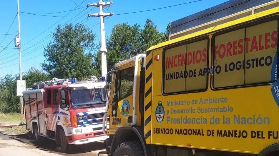 Por un incendio forestal en Mar Azul, cortan el tránsito sobre la ruta 11