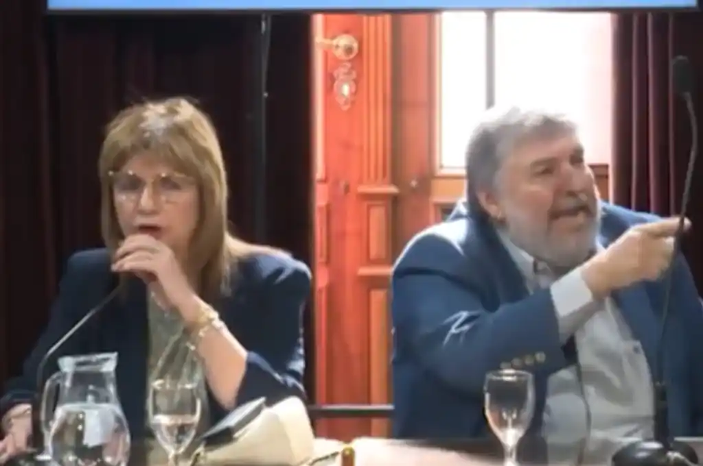 Fuerte cruce entre Bullrich y Mayans