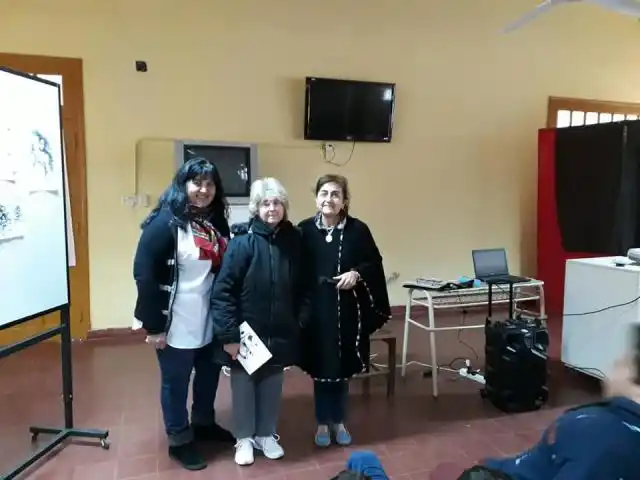 Martha Navoni de Besel presentó su libro en la escuela nº 20 Esteban Echeverria