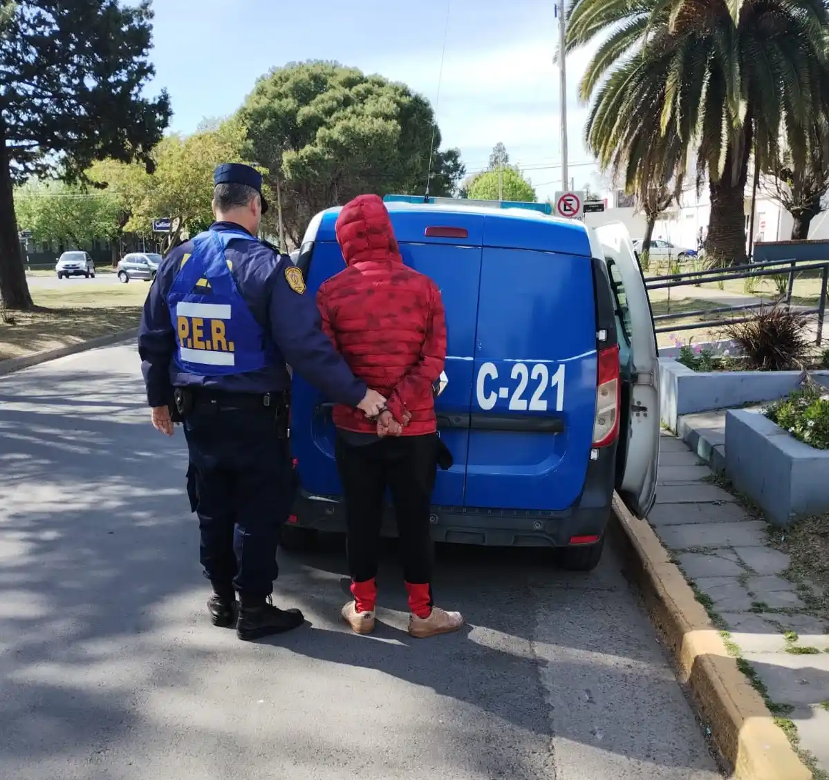 Detención en la terminal de ómnibus de Crespo