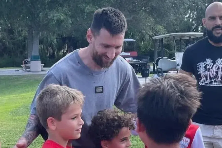 Messi fue a ver jugar a su hijo y revolucionó la academia de Inter