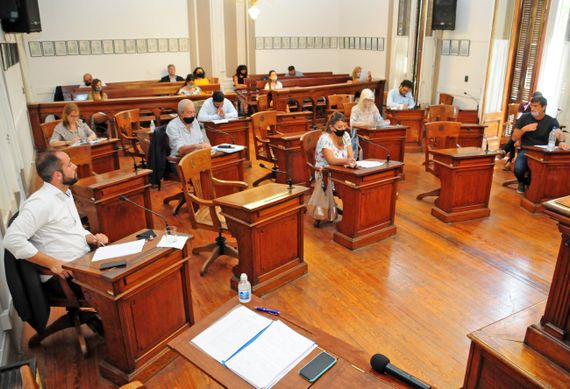 El lunghismo e Integrar aprobaron el Presupuesto 2021 con severas críticas de la oposición