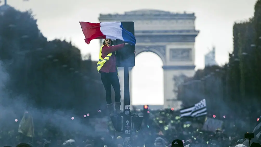 Los «chalecos amarillos» llaman a una nueva protesta en París