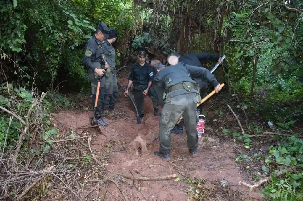 Traficaban aceite comestible a Bolivia a través de una manguera