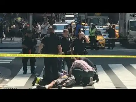 Nueva York: un muerto y decenas de heridos tras un ataque intencional