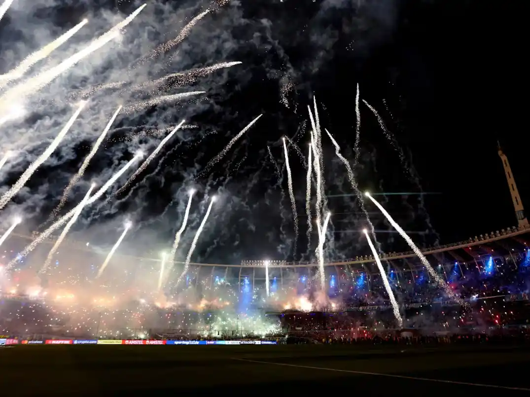 El recibimiento de Racing contra Flamengo fue sancionado. Foto: Reuters