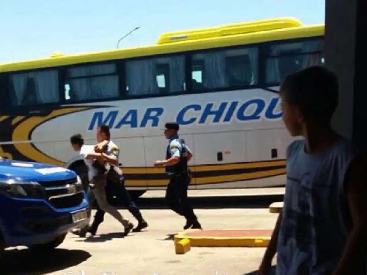 Partió de San Francisco el colectivo donde viajaba el depravado