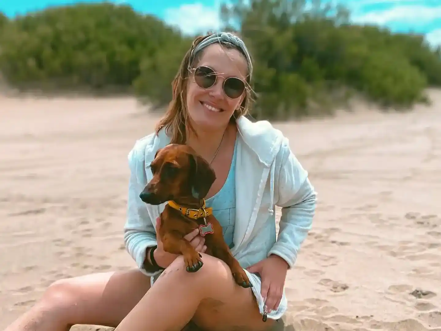 Mar del Plata: una periodista de Tres Arroyos murió al caer de un acantilado mientras intentaba sacarse una foto