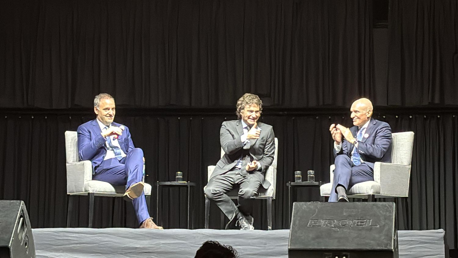 El show de Milei: los sampedrinos que viajaron al Luna Park y una noche para que la ignorancia brille