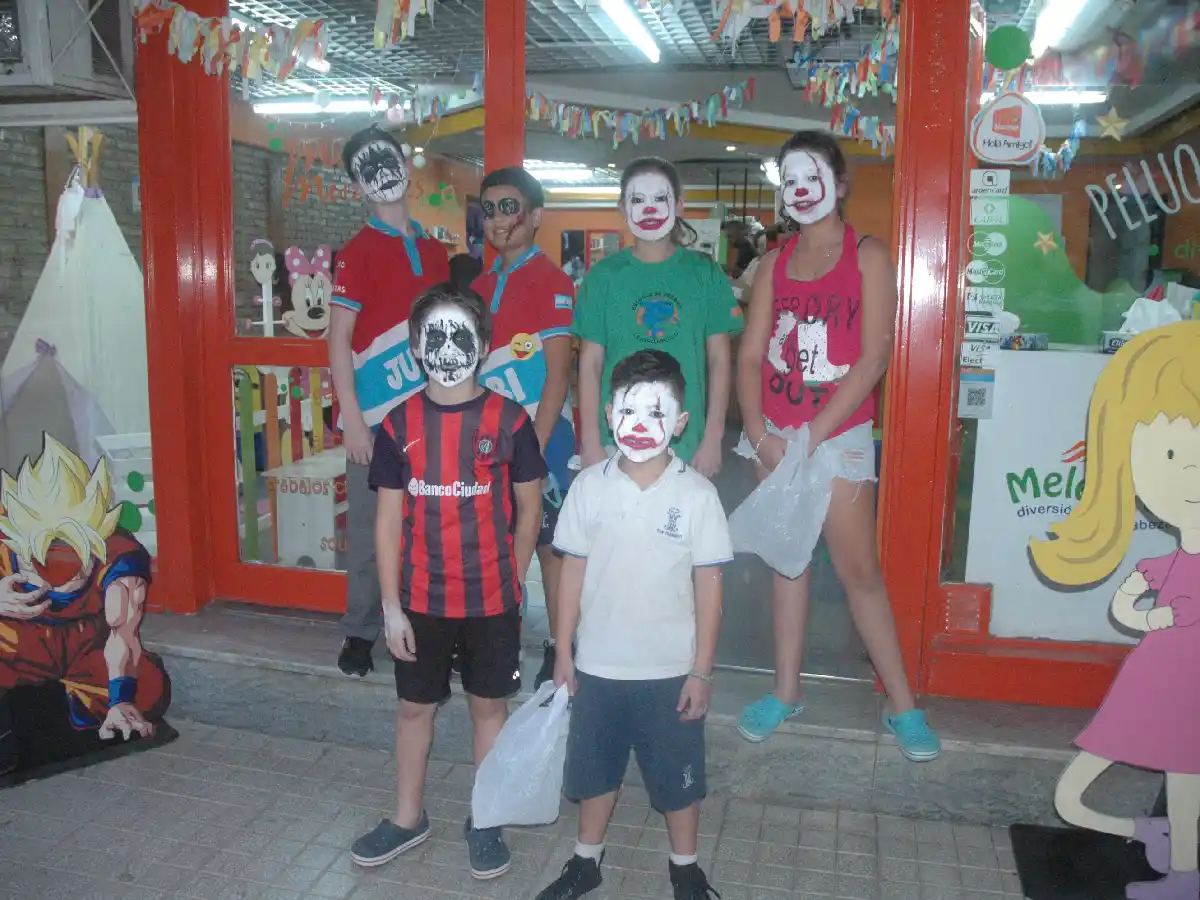 Halloween y "Noche blanca", celebraciones antagónicas este miércoles en la ciudad