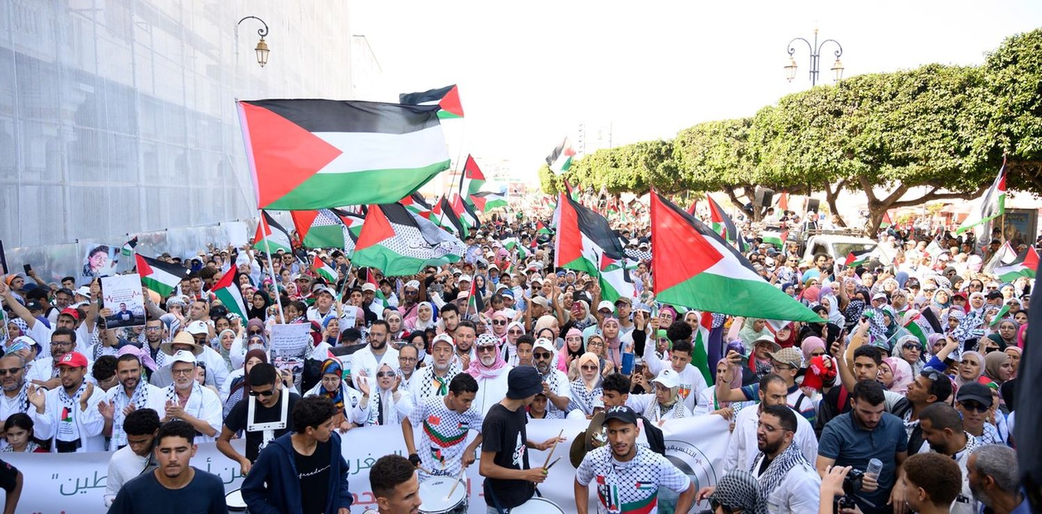 Una manifestación en apoyo del pueblo palestino y libanés en Marruecos.