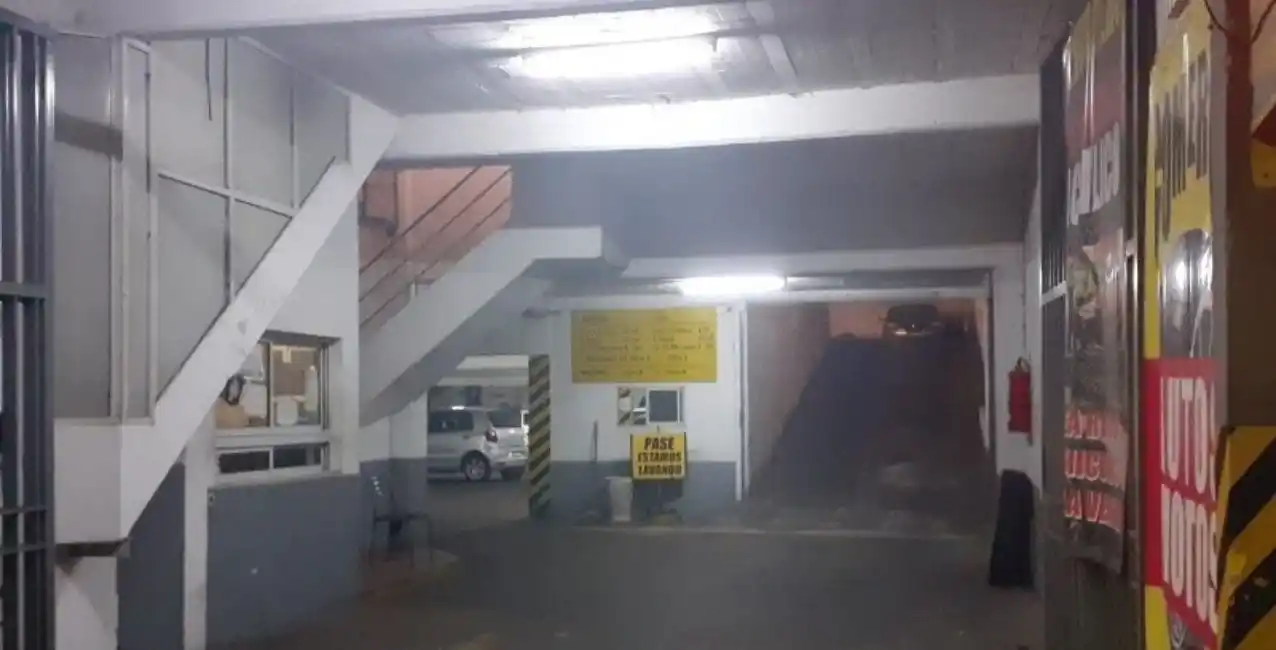 Rosario: se llevaron cinco autos en un violento asalto a una cochera céntrica