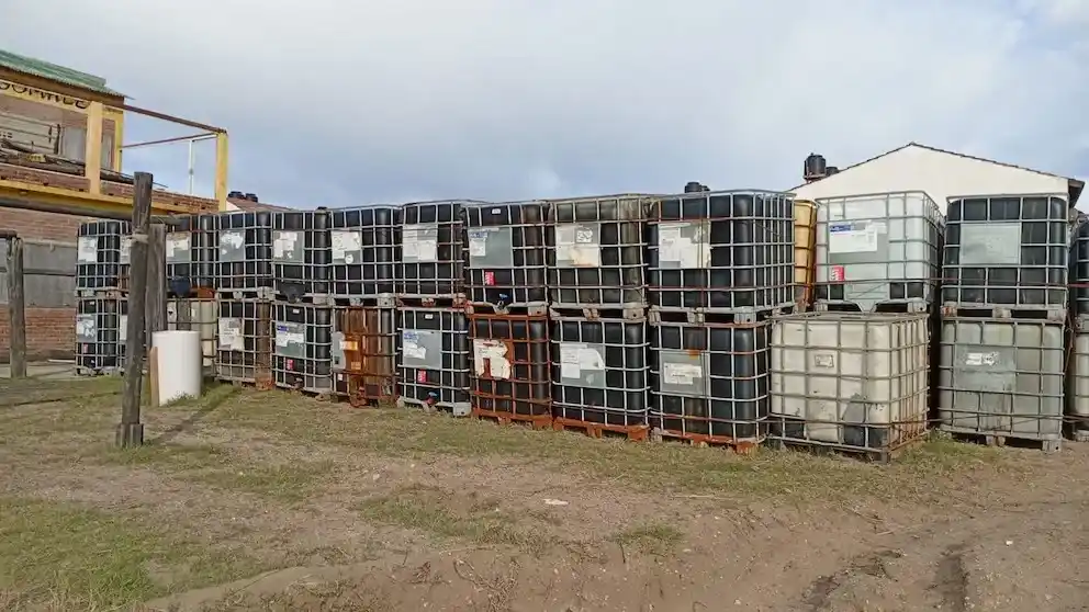 La aparición de 118 tanques con restos de productos químicos encendió la preocupación en Mar del Tuyú
