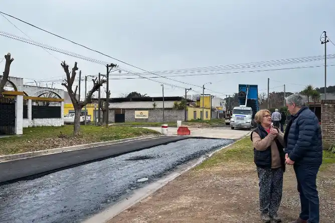 Comenzaron las obras de asfaltado en la calle Bartolomé Correa