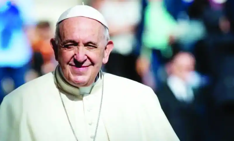 El Papa Francisco no tiene fiebre y mejora de la gripe