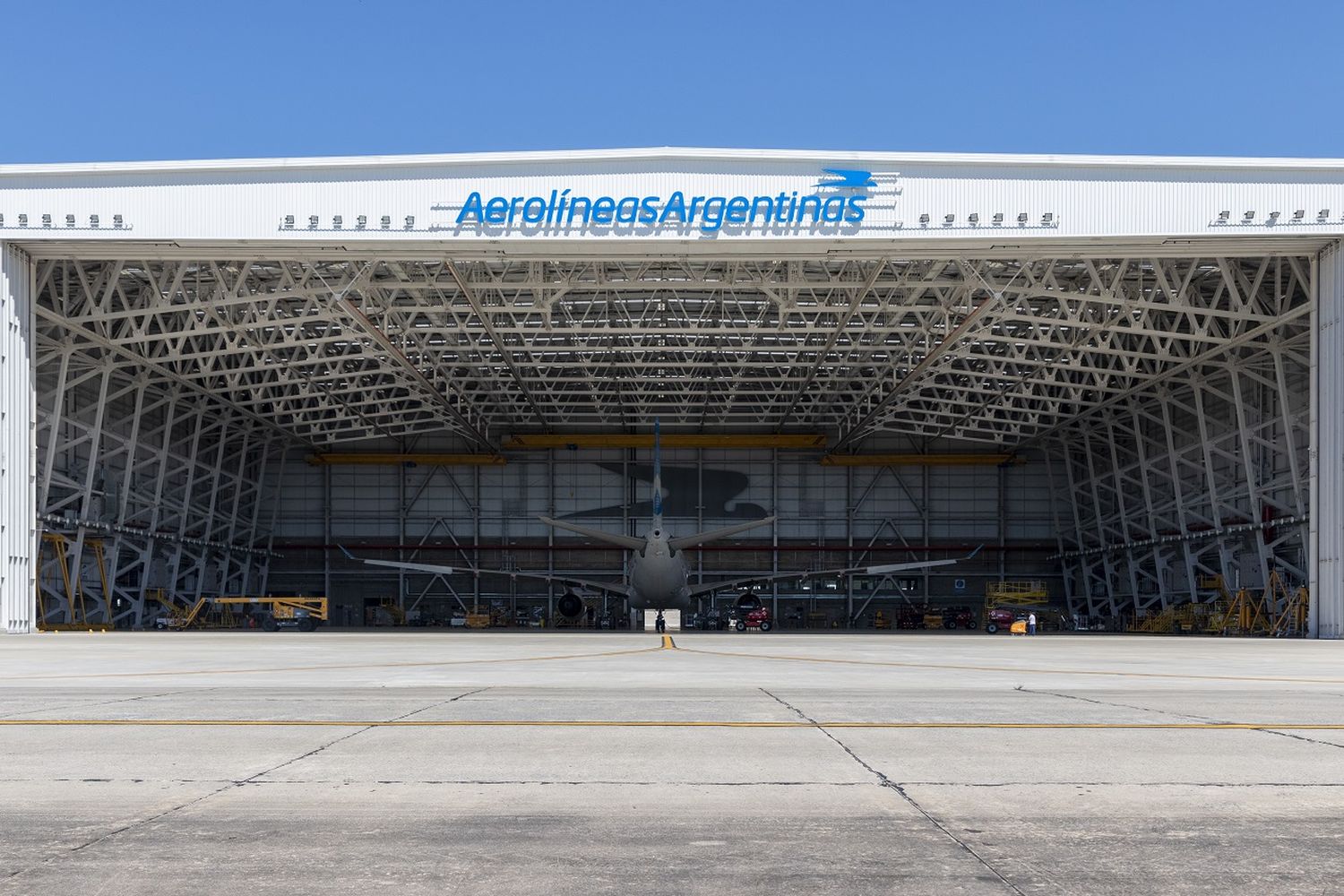 Aerolíneas Argentinas finalizó el proceso de digitalización de las tareas de mantenimiento en hangares
