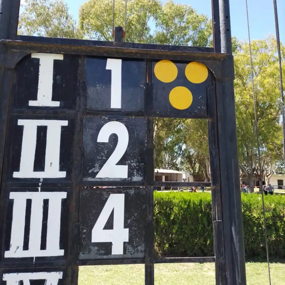 Turf: Mantecosa se impuso en el Gran Premio “Gury” Cáceres