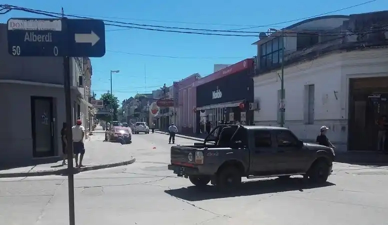 Triple choque en el centro, con carambola de billar incluida