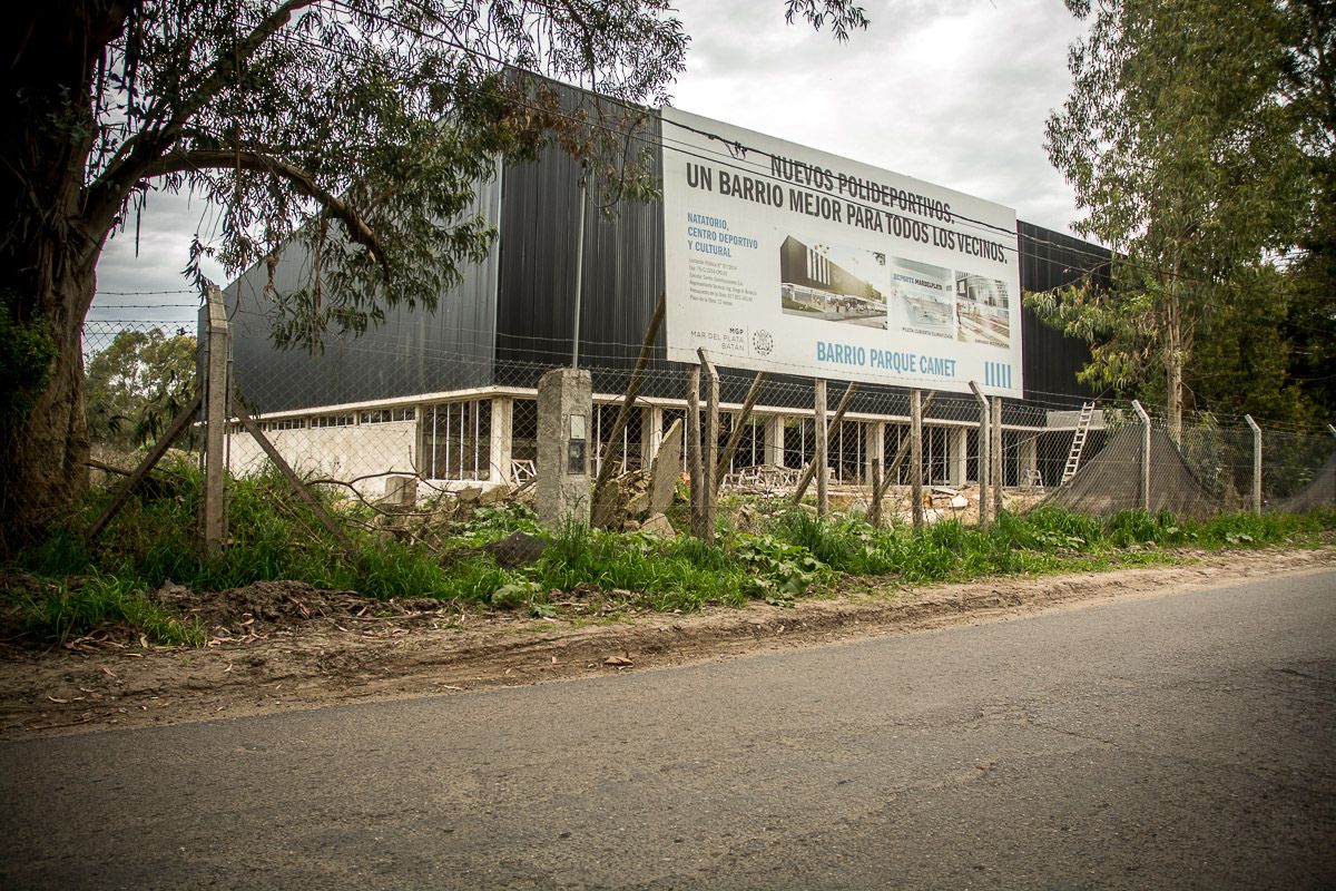 Polideportivos: entusiasmo de vecinos de los barrios donde están los escenarios sin terminar