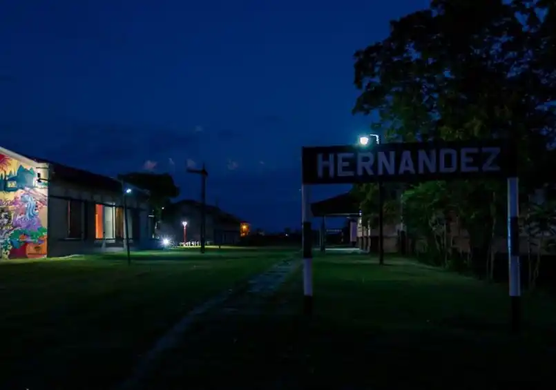 Aprobaron retirar el busto de Néstor Kirchner en Hernández